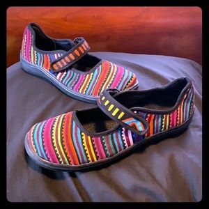 Beautiful, artsy colorful shoes!  Like new!